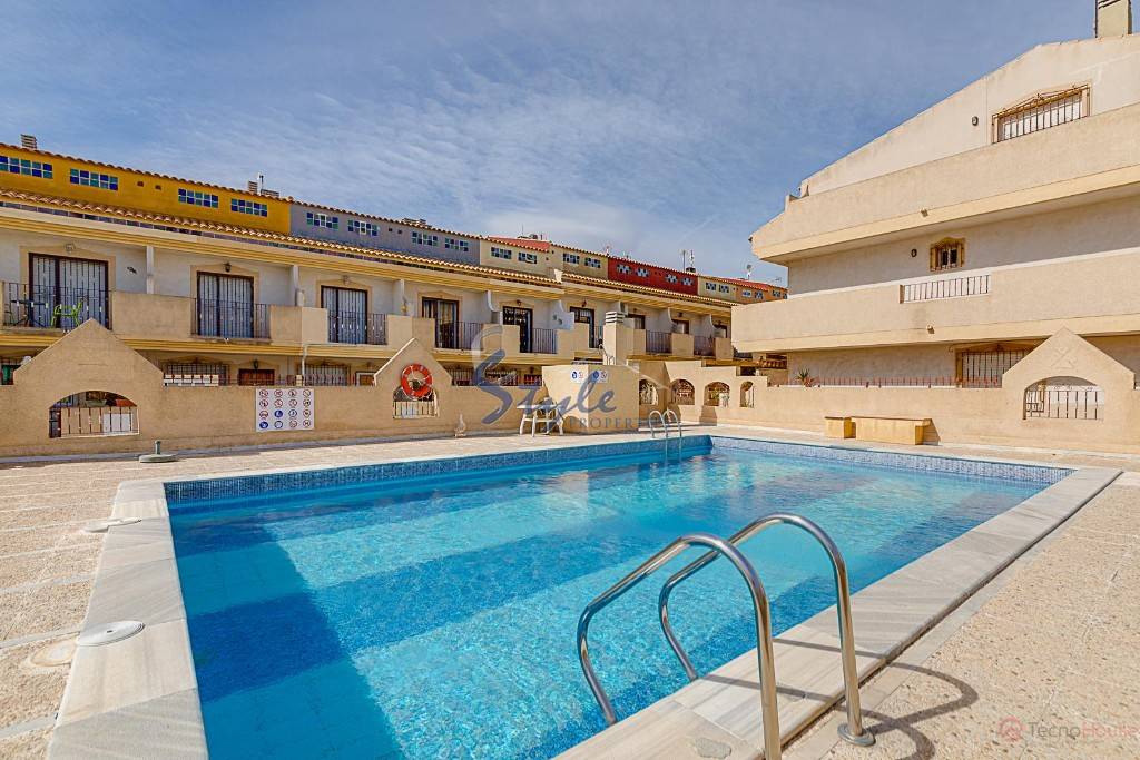 Buy townhouse with garden and pool in Playa Flamenca, Orihuela Costa. ID 6067