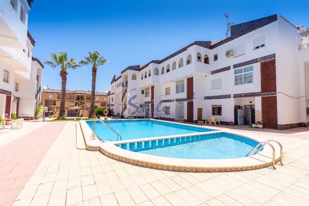 for sale cheap apartment in Punta Prima, Torrevieja, Costa Blanca, Spain ID1339