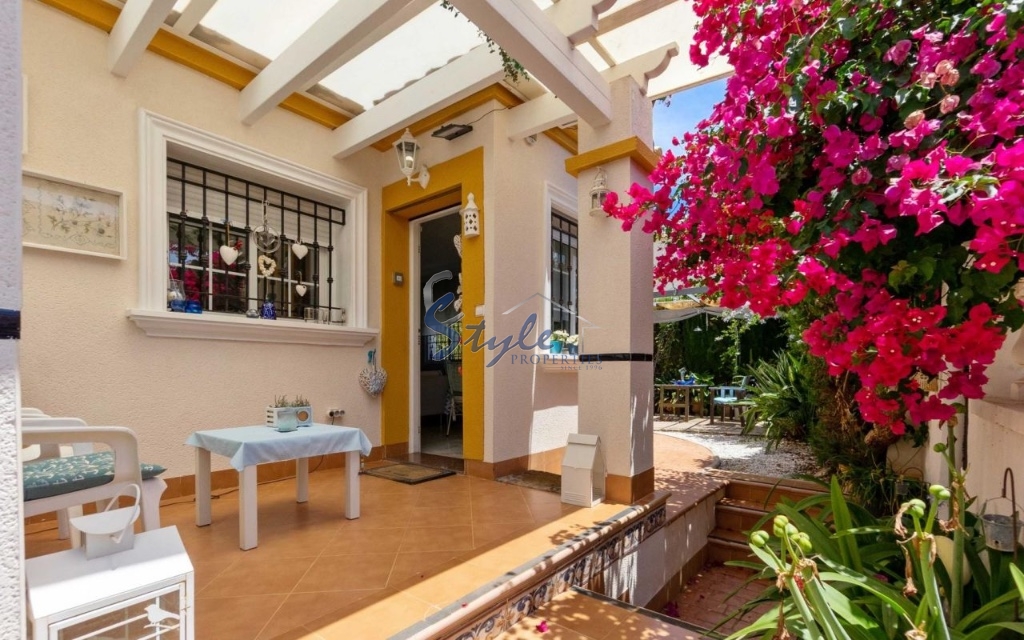 Resale - Villa - Los Altos