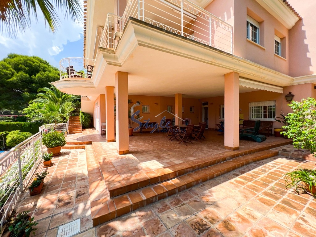 For sale magnificent villa close to the beach in Campoamor, Costa Blanca, Spain. ID195