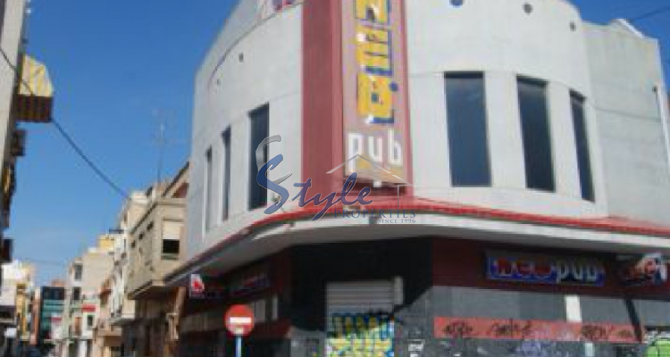 Business premises for sale in the city center of Torrevieja, Costa Blanca, Spain. ID081