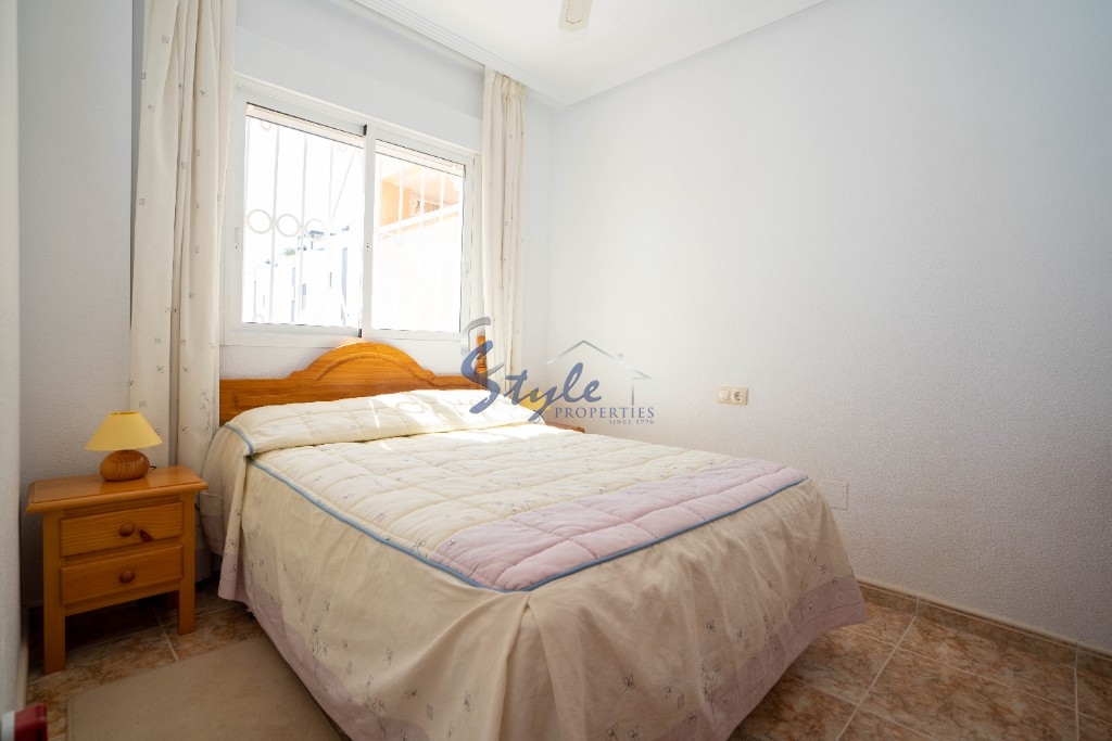 Se vende apartamento en planta baja con orientación sur en La Cinuelica, Punta Prima, Costa Blanca, España. ID3626