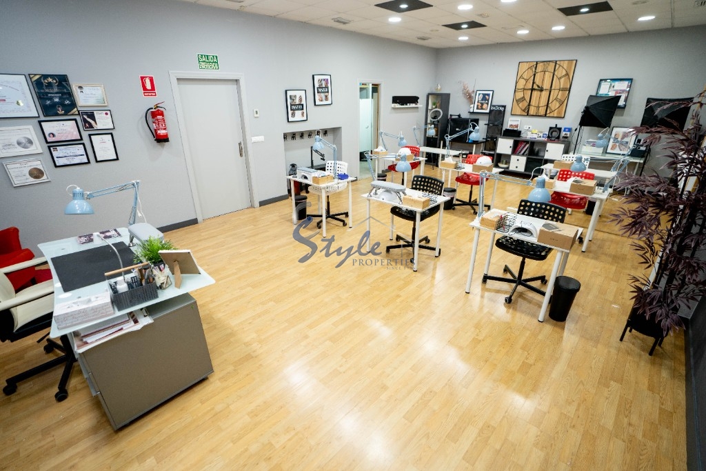 Resale - Commercial Property - Torrevieja