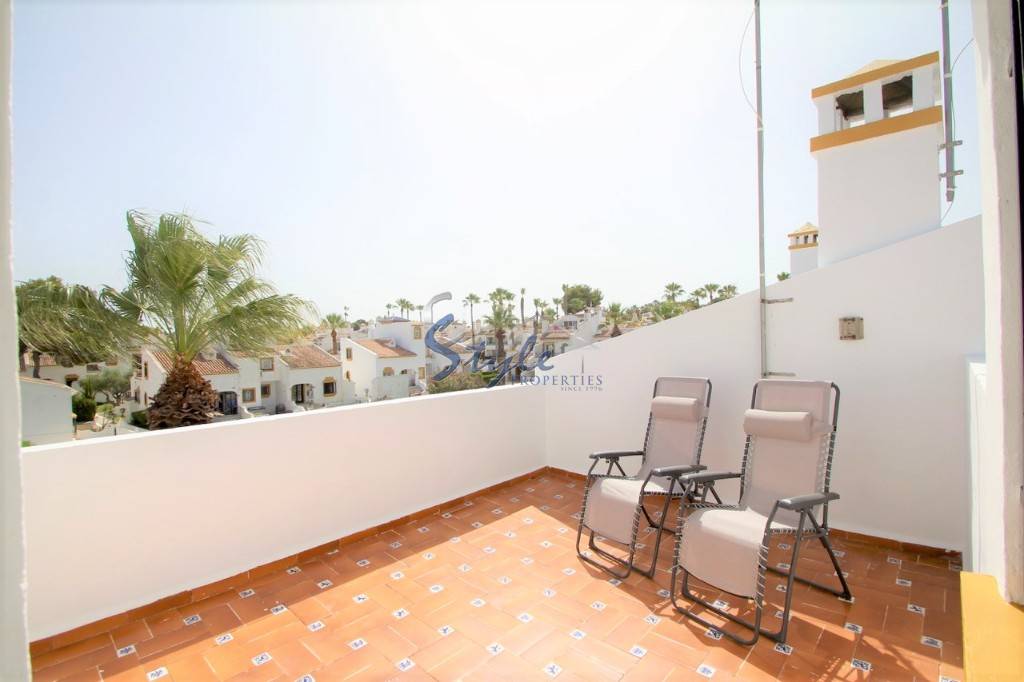 Buy Townhouse with private garden in Costa Blanca close to golf in Villamartin. ID: 6112