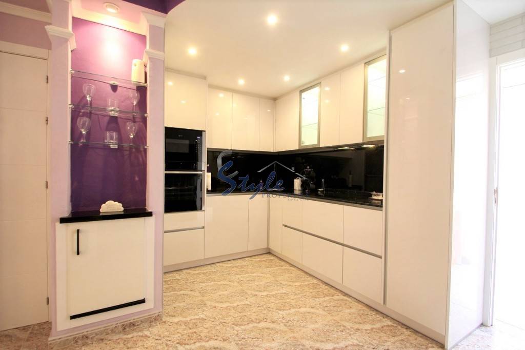 Resale - Townhouse - Villamartin