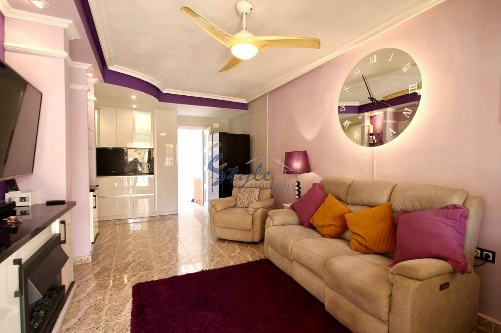 Buy Townhouse with private garden in Costa Blanca close to golf in Villamartin. ID: 6113