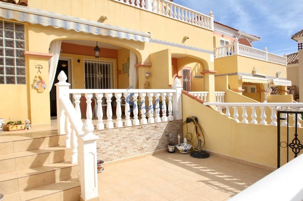 Buy Townhouse with private garden in Costa Blanca close to golf in Villamartin. ID: 6113