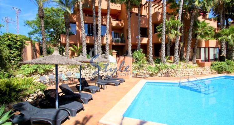 Buy apartment with pool in Costa Blanca close to golf in Villamartin. ID: 6115