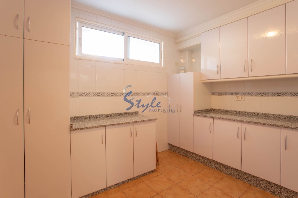 Resale - Semi Detached House - Los Altos