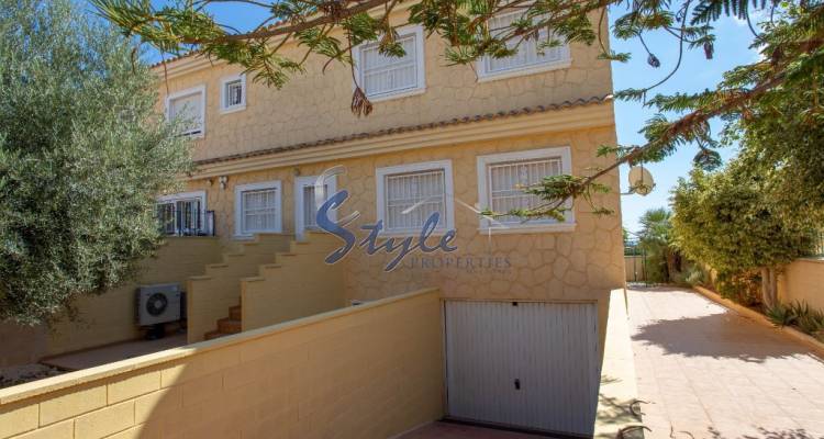 For sale 5 bedroom house in  Mariblanca, Punta Prima, Costa Blanca, Spain. ID E1699