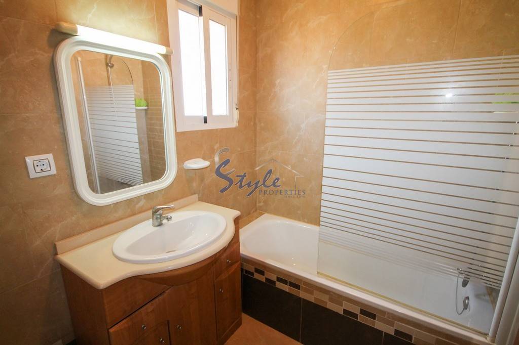 Resale - Villa - Cabo Roig