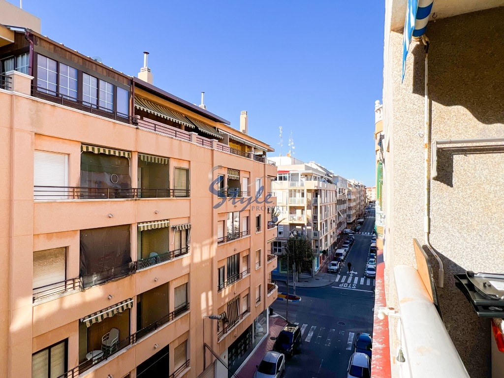 Se vende apartamento con vistas al mar en Torrevieja, Costa Blanca, España. ID1810