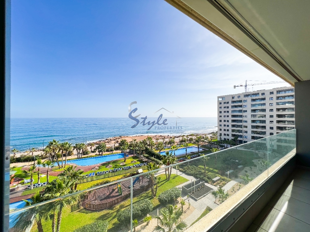 Front line apartment with Tourist License for sale in ¨Panorama Mar¨ Punta Prima, Costa Blanca, Spain. ID.3177