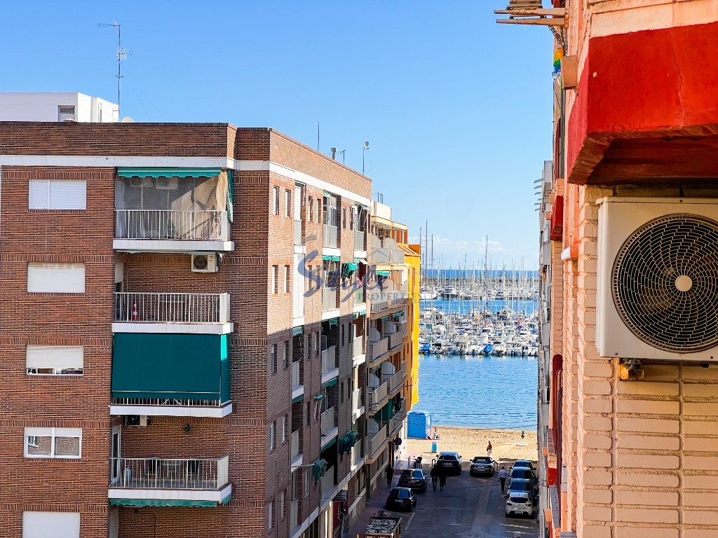 For sale 4 bedroom apartment few steps from the beach in Torrevieja, Costa Blanca, Spain. ID2713