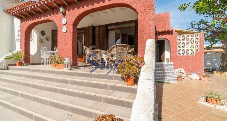 For sale semi-detached house 300 meters from the beach in Punta Prima, Costa Blanca, Spain. ID1613