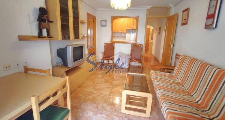 Se vende apartamento de 2 dormitorios orientado al sur en Torrevieja, Costa Blanca, España. ID1617