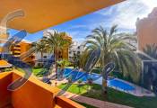 Se vende apartamento sur cerca de la playa en La Entrada, Punta Prima, Costa Blanca, España. ID1633