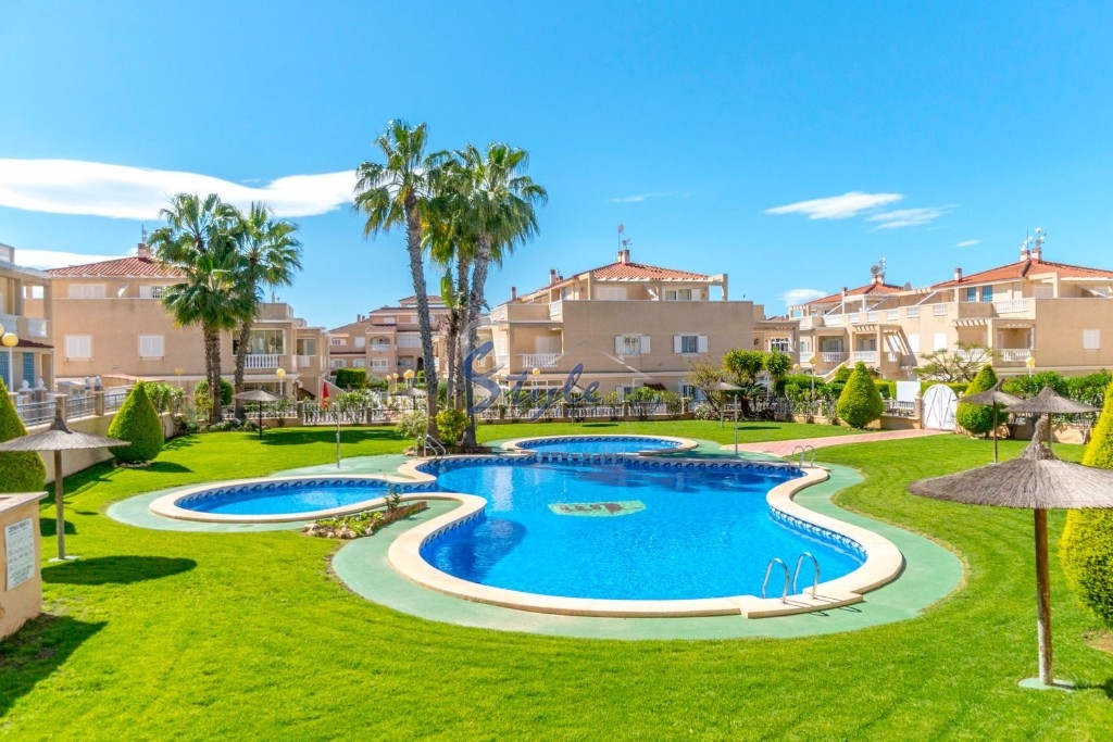 Comprar apartamento planta baja con piscina y cerca del mar en Playa Flamenca, Orihuela Costa. ID: 6144
