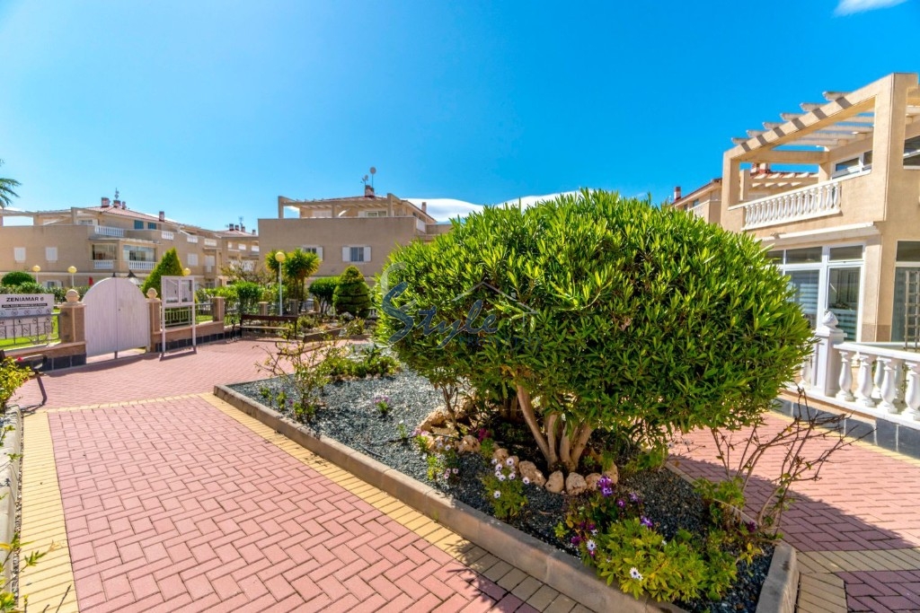 Comprar apartamento planta baja con piscina y cerca del mar en Playa Flamenca, Orihuela Costa. ID: 6144