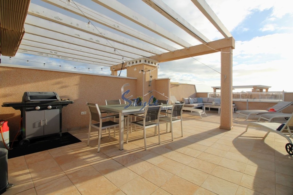 Продается квартира на верхнем этаже с солярием и патио в Vista Azul XXVII в Пунта Прима, Коста Бланка, Испания. ID1452