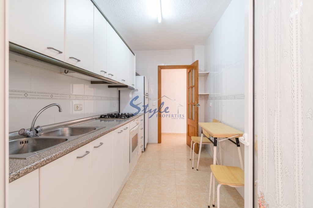 Buy apartment just 30 meters to the beach in Torrevieja, Costa Blanca. ID: 6156