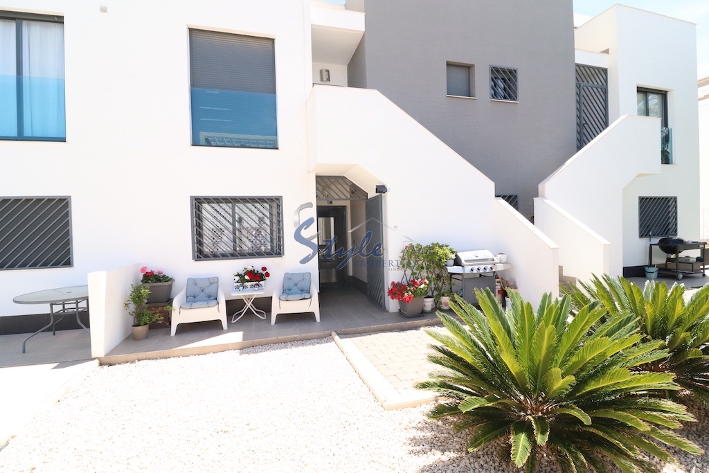 For sale ground floor apartment in Oasis Beach II, La Zenia, Orihuela Costa, Costa Blanca.ID1375