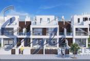 New build townhouses close to the beach in Torre de la Horadada, Costa Blaca, Spain. ON1817