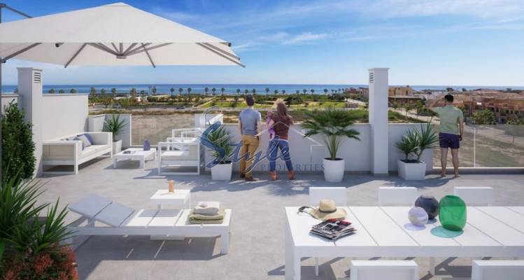 New build townhouses close to the beach in Torre de la Horadada, Costa Blaca, Spain. ON1817