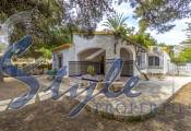 Resale - Villa - Punta Prima