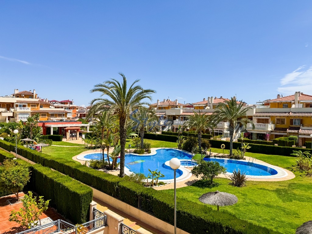Se alquila a corto plazo apartamento de 3 dormitorios en Zeniamar IX, Playa Flamenca, España. ID080