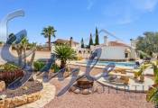 Buy independent villa with lovely garden areas and pool Torreta Florida, Torrevieja, Costa Blanca. ID: 6176