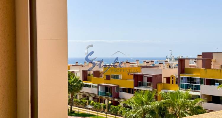 For sale penthouse with 2 terraces in El Bosque, Playa Flamenca, Orihuela Costa. ID1816