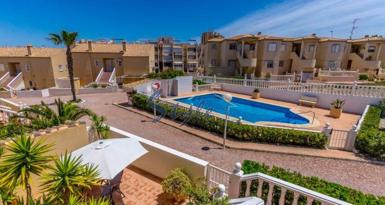 Comprar adosado con jardín y piscina en Aguas Nuevas, Torrevieja. ID 6205