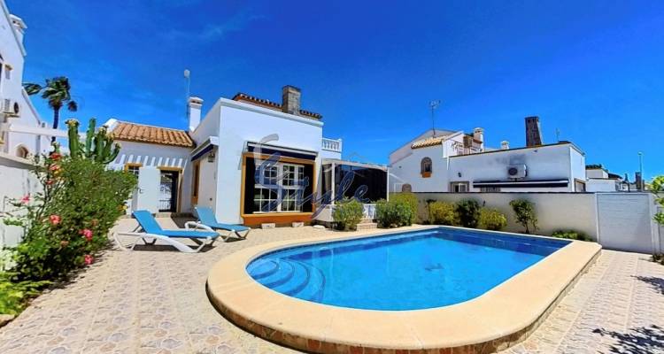 Se vende villa en Los Dolses, La Zenia, Villamartin, Orihuela Costa, Costa Blanca. ID1908