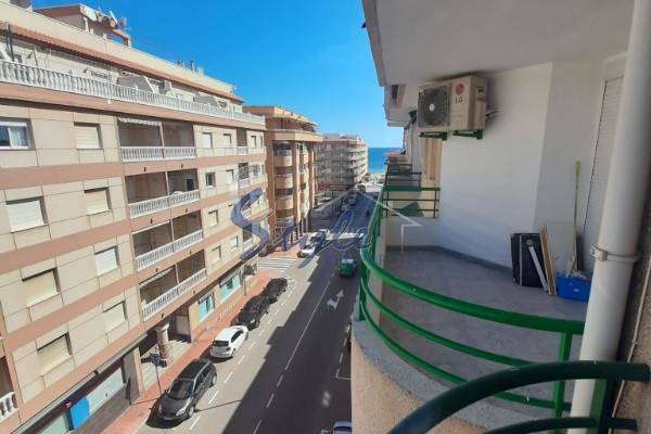 Buy apartment close to the beach in La Mata, Torrevieja. ID 6216