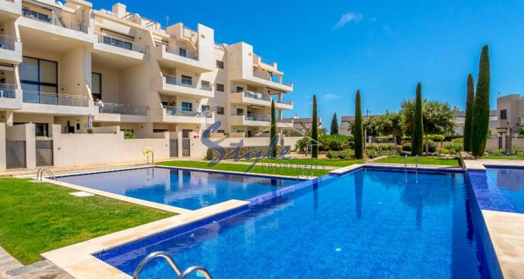 Comprar apartamento en Los Dolses, cerca del campo de golf en Villamartin, Costa Blanca. ID 6058