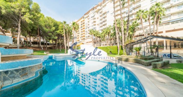 Comprar Apartamento con vistas al mar en Campoamor, Orihuela Costa. ID: 6246