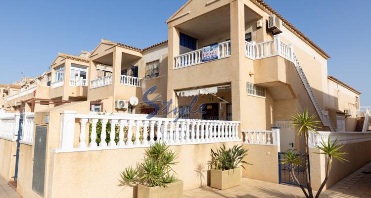 en venta atico con vistas al mar en Cinuelica , Punta Prima, Costa Blanca.ID2722