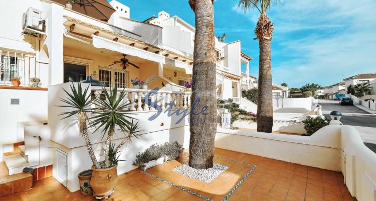 Se vende casa adosada de 3 dormitorios y 2 baños en Las Ramblas, Costa Blanca, España. ID1446