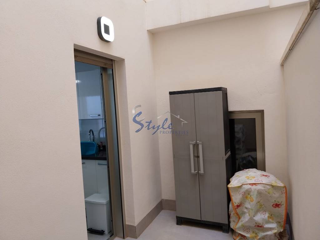 Resale - Apartment - Orihuela Costa  - Villamartin