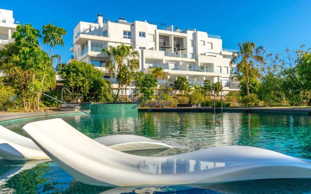 Se vende apartamento moderno en una nueva comunidad en Punta Prima, Los Altos, Costa Blanca. ID2670